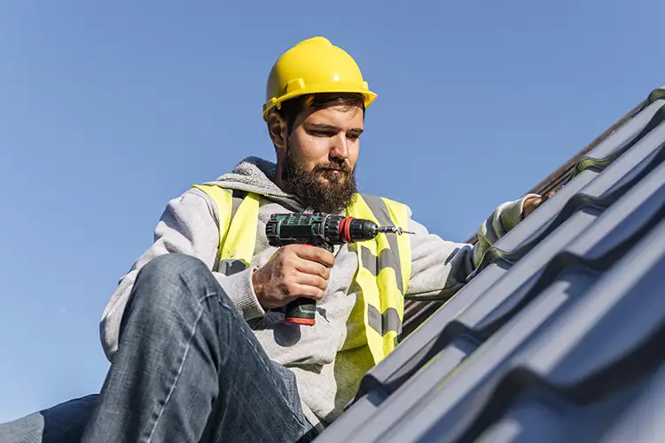 roofer working roof